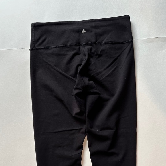 Lululemon Black Crop‎ Leggings - Size 6 - (No Size Tags/ Yes Size Dot). - Picture 1 of 7